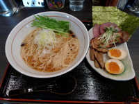 「特製豊潤鶏だし醤油ラーメン＋中盛　950+50=1000円」@麺処 ほん田 nijiの写真
