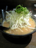 「ひき肉入り赤みそラーメン＋小ライス」@らーめん 味香美の写真