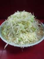 「小豚野菜ニンニク」@ラーメン二郎 中山駅前店の写真
