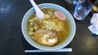 「らーめん、半餃子」@手打ラーメン 蔵八の写真