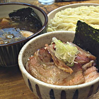 「特製つけ麺（大）800円＋炙りちゃあしゅう丼」@白河手打中華そば  一番いちばんの写真