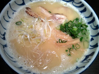 「濃厚鶏そば(750円)」@自家製麺 鶏そば 三歩一の写真