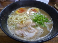 「濃厚汐らぁ麺＋味玉半分（サービス券）」@麺屋 一八の写真