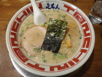 「ラーメン(並)(650円)」@屯ちん 池袋本店の写真