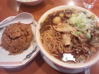 「大セット(中華そば大盛+ヤキメシ1/2) ￥980」@末廣ラーメン本舗 高田馬場分店の写真