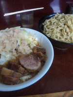 「ぶた小つけ麺 ニンニクアブラ ９５０円」@ラーメン二郎 めじろ台法政大学前店の写真