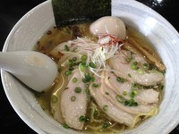 「味玉塩鶏そば（￥800）」@らーめん 麺の月の写真