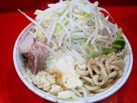 「豚入りラーメン￥750・チーズ￥100」@ラーメン二郎 府中店の写真