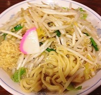 「タンギョウ880円麺少な目」@トナリ 丸の内店の写真