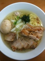 「鶏ぶた塩拉麺」@富白 御徒町本店の写真