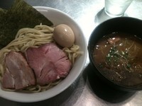 「特製つけ麺・中盛り（醤油）（980円）」@麺処 ほん田 東京駅一番街店の写真