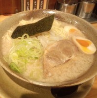「味玉らぁめん(塩・細麺・大盛無料)700円」@らあ麺 やったるの写真