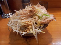 「小豚　ニンニクアブラカラメ」@ラーメン二郎 八王子野猿街道店2の写真