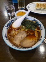 「手打ちラーメン　　餃子」@豚平 本店の写真