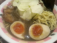 「亀らーめん(マー油入り)＋味玉」@めん屋 亀久の写真