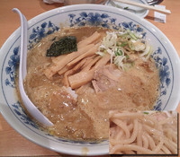 「中華そば￥７００＋ビール」@六厘舎の写真