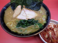 「ラーメン並＋キムチ」@ラーメン杉田家の写真