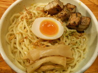 「コーンクリーム汁なし（中盛）」@らーめん 破顔の写真