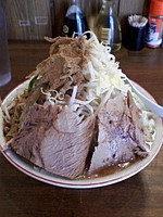 「豚入りラーメン」@ラーメンアキラの写真