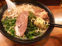 「太麺・野菜3点盛＋ラフティ～細麺替玉（硬め）」@百麺 中山道店の写真