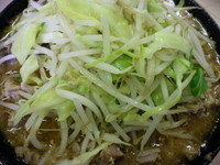 「みそラーメン（７５０円）・ヤサイ少なめ」@ラーメン二郎 京成大久保店の写真