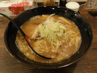 「魚介とんこつらぁ麺」@せっちゃんの写真