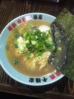 「横浜ラーメン並、味玉、半ライス（６５０＋１００＋１００円）」@横濱家系らーめん 千種家の写真