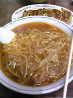 「もやしそば（300円）＋餃子（350円）」@中華 満来の写真