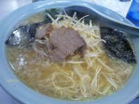 「ネギラーメン中￥８５０」@とんとんラーメン 川口店の写真