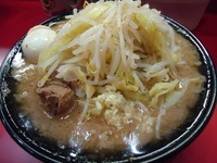 「大ラーメン(ニンニク少し)750円生卵+割れた半熟玉子」@麺屋 桐龍の写真