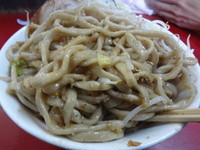 「汁なし 大 ＋ 巻きチャー（550ｇ、ヤサイマシ、ニンニク）」@蓮爾 登戸店の写真