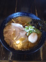 「ヨシベーラーメン醤油、味玉（６５０＋１００円）」@ラーメン ヨシベー 八千代店の写真