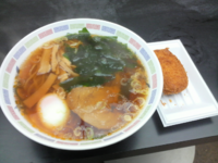 「正油ラーメン＋温泉タマゴ、コロッケ」@ウインズ後楽園 CENTRAL PLAZAの写真