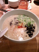 「赤丸ランチ850円＋替え玉120円」@博多一風堂 上野広小路店の写真