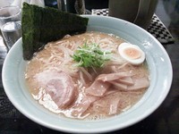 「ラーメン（中盛）」@三村家の写真