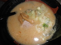 「ニンニク塩ワンタン麺　「790円」」@一代元 浦和上野田店の写真