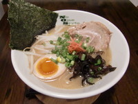 「濃厚魚介系醤油　¥800」@No One Style Cafeの写真