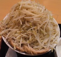 「ラーメン（中、豚マシ、ヤサイトリプル）」@ジャンクガレッジ イオンレイクタウンmori店の写真