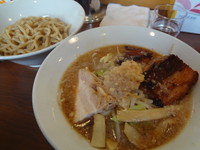 「つけめんアブリ（並）野菜チョい増しニンニク・アブラ少々」@メガガンジャの写真