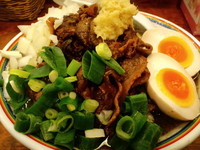 「サディスティックヌードル850円＋野菜炒め50円＝900円」@サディスティックヌードル ハルの写真