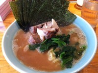 「朝ラー＋海苔増し　（500円、ツイッター割）」@横浜ラーメン 武蔵家 大井町店の写真