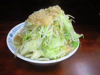 「小ﾗｰﾒﾝ（ﾔｻｲﾏｼﾏｼ、ﾆﾝﾆｸﾏｼﾏｼ、ｱﾌﾞﾗﾏｼﾏ」@ラーメン二郎 めじろ台法政大学前店の写真