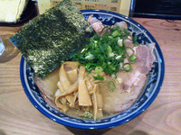 「塩ラー麺(750円)+半ライス(平日ランチサービス)」@ラー麺 鎌倉家の写真