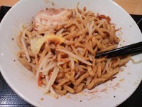 「まぜそば　並」@ジャンクガレッジ イオンレイクタウンmori店の写真