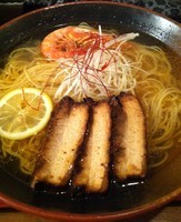 「焼き海老塩肉そば (930円)大盛無料」@頂上和風そば 浜の麺バカの写真