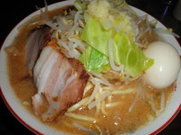 「きま八郎（並・２玉）７００円＋味玉（クーポン）」@きまぐれ八兵衛 安曇野本店の写真