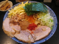 「まぜそば（特盛）＋半肉増し＋チーズ＋ビール」@狼煙 〜NOROSHI〜の写真