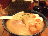 「白福 900円」@豚骨醤油らーめん 福気の写真