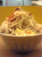 「豚ラーメン　（ヤサイマシ　ニンニク　カラメ　一味マシ）」@ラーメン荘 夢を語れの写真