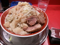 「小ラーメン野菜・ニンニク・脂（６００円）」@ラーメンタロー 大森の陣の写真